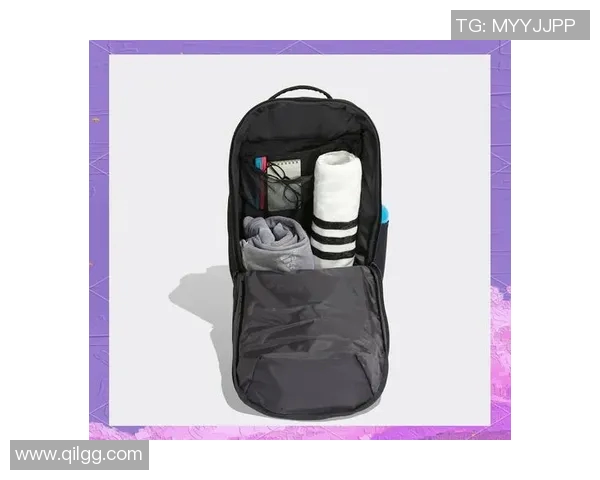 足球明星们的背包秘密揭秘他们的生活与时尚选择 足球明星们的背包秘密揭秘他们的生活与时尚选择