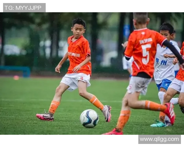 足球明星齐聚致敬手势视频展现团结与热爱足球精神